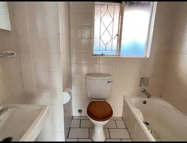 2 BEDROOM PROPERTY TO RENT IN HELDERKRUIN